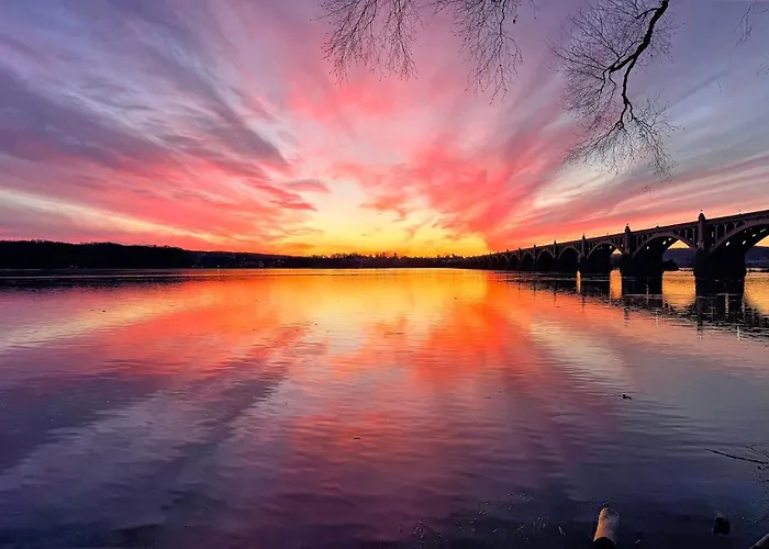 Burgbnb Riverfront